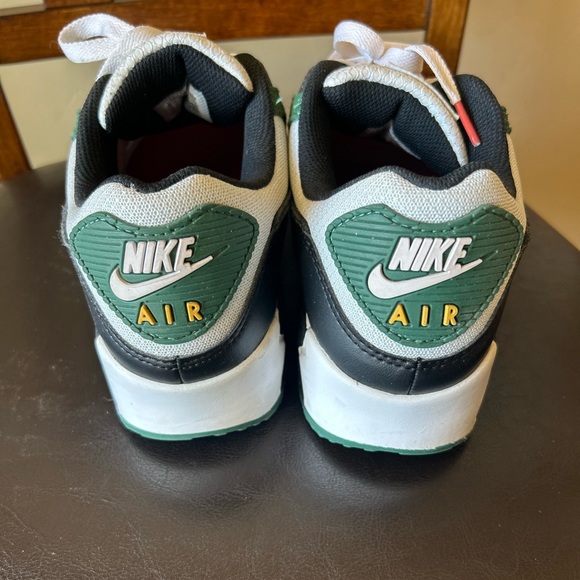 Nike Air Max - Picture 2 of 6